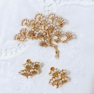 Jewelry - White Pearl Pine Tree Clip On Earrings Jewelry - White Pearl Pine Tree Clip On Earrings